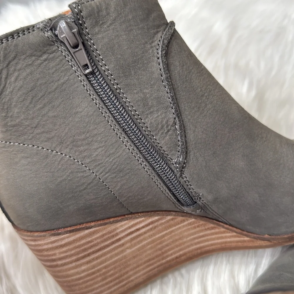 LUCKY BRAND Zanta Nubuck Booties